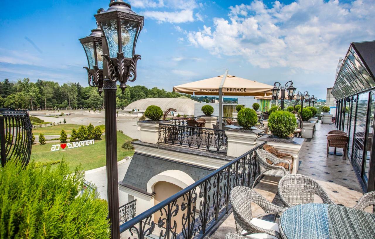 Garden Palace Zugdidi Exterior photo