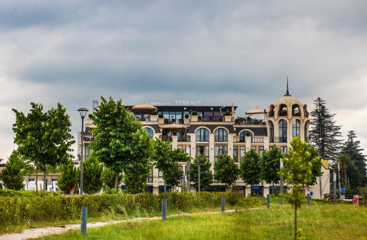 Garden Palace Zugdidi Exterior photo